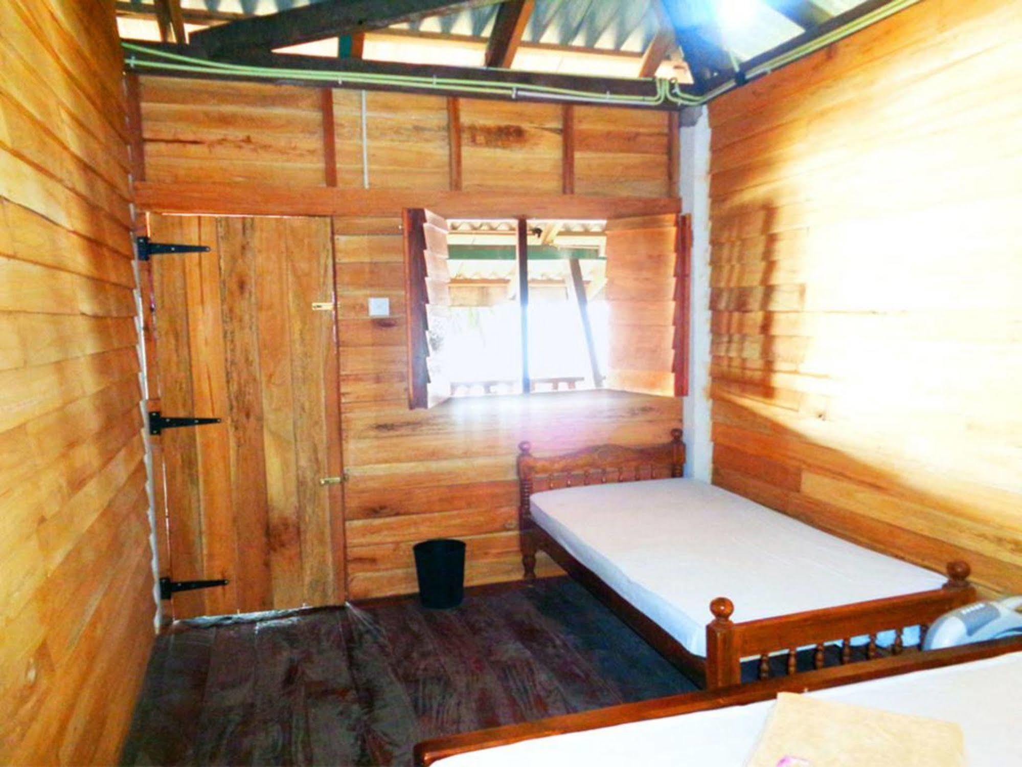 Reggae Zone Beach Resort Tangalle Kültér fotó
